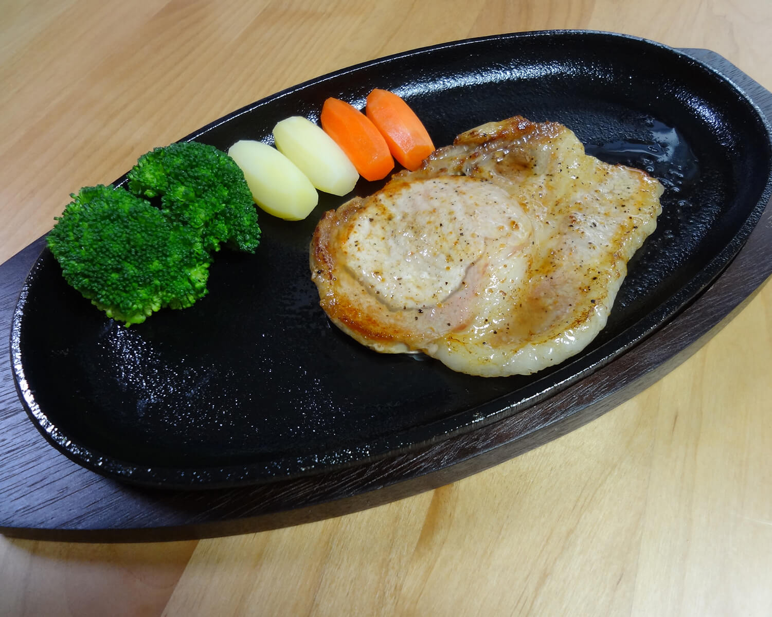 北海道産豚肉ロースポークステーキ：3